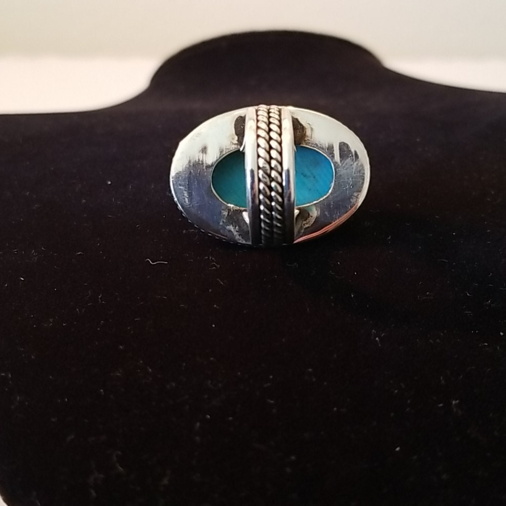 CLASSY RING NWOT - Picture 10 of 12